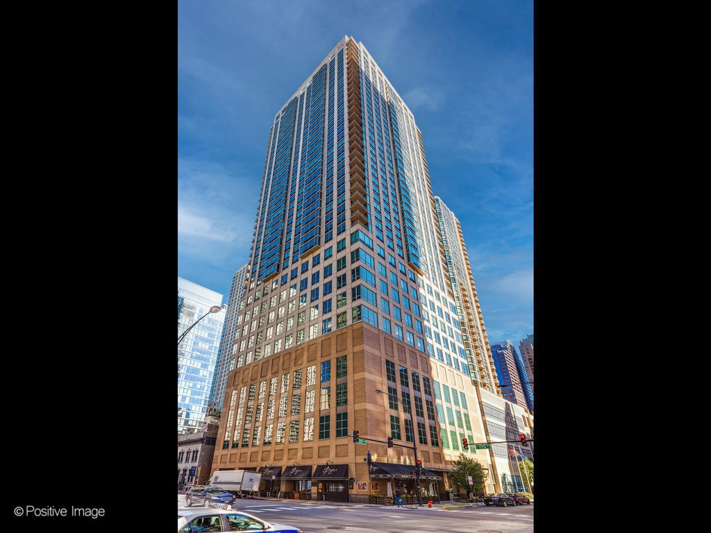 2 East Erie Street 3301, Chicago, 60611