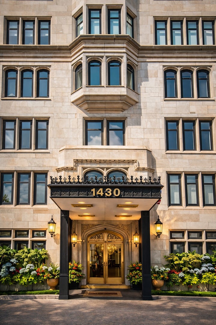 1430 North Lake Shore Drive 18, Chicago