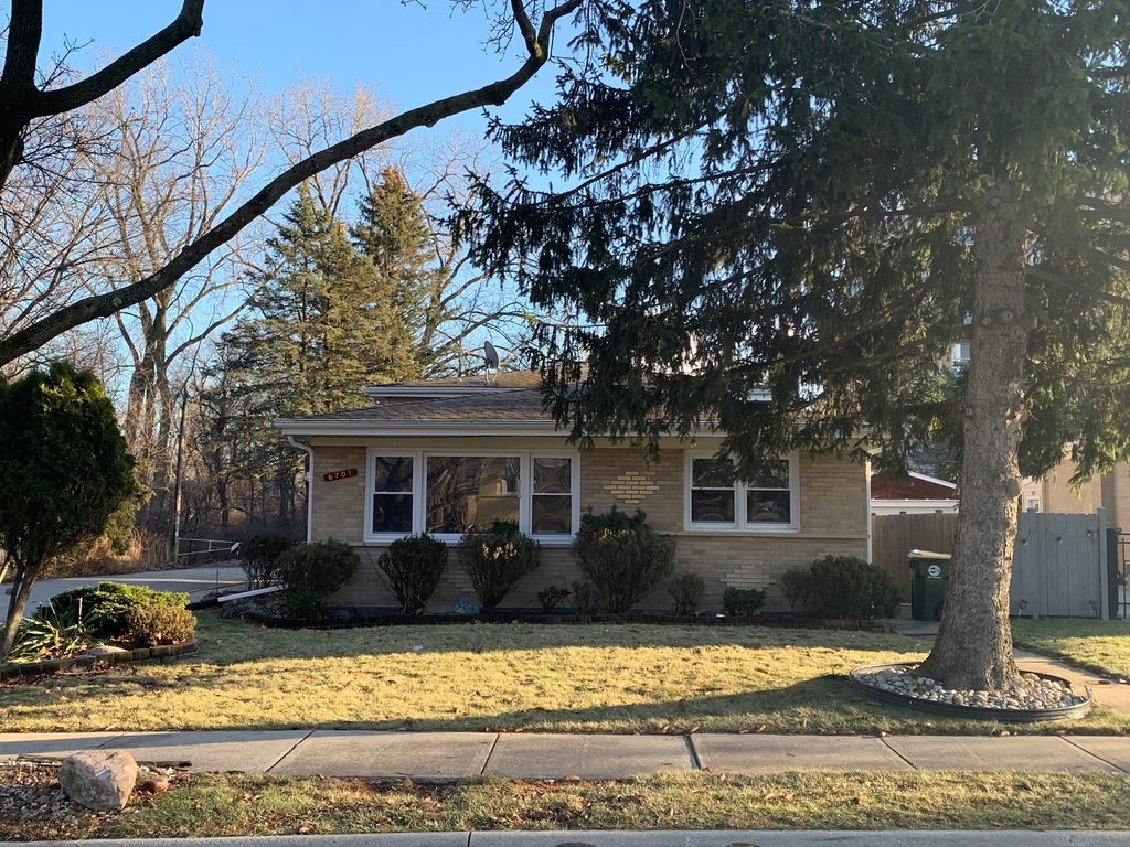 6701 West Forest View Lane, Niles