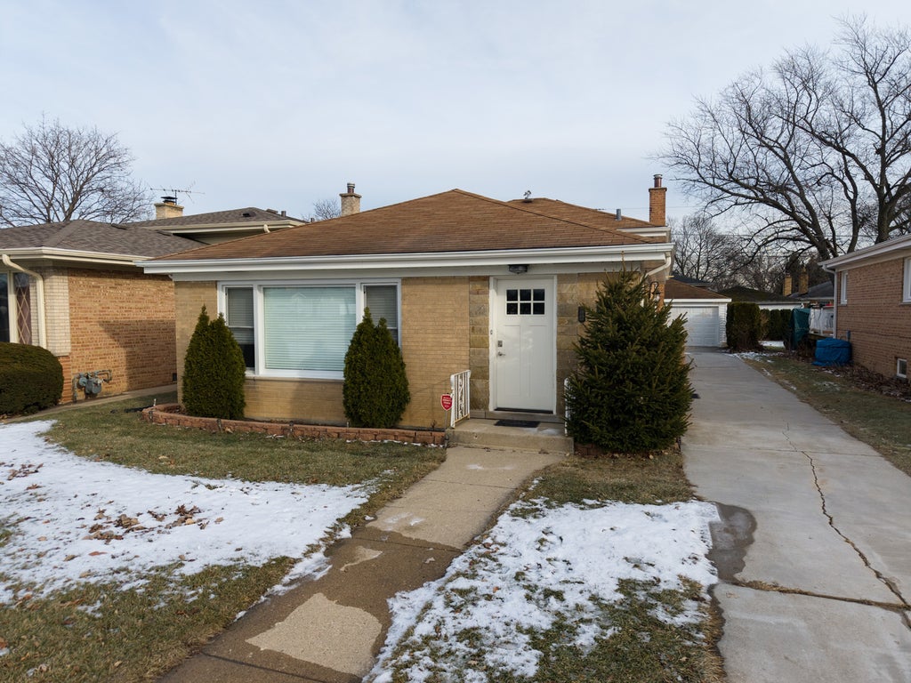 8453 North Ottawa Avenue, Niles