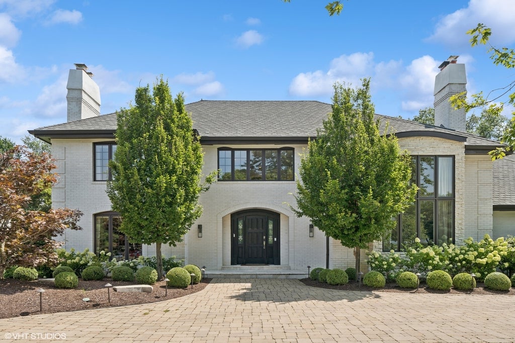 124 Saint Francis Circle, Oak Brook
