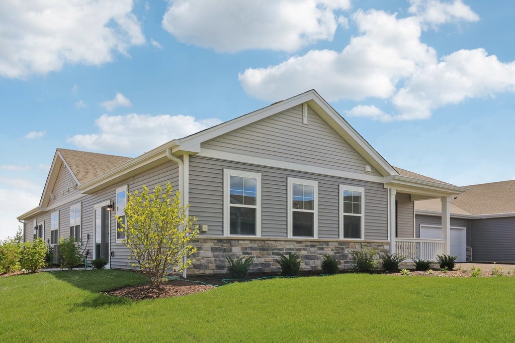 1057 Williamsburg Street, Pingree Grove