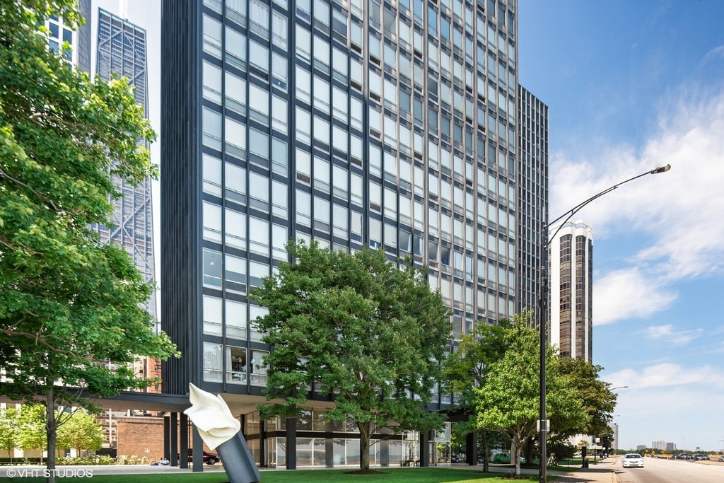 880 North Lake Shore Drive 14h, Chicago, 60611