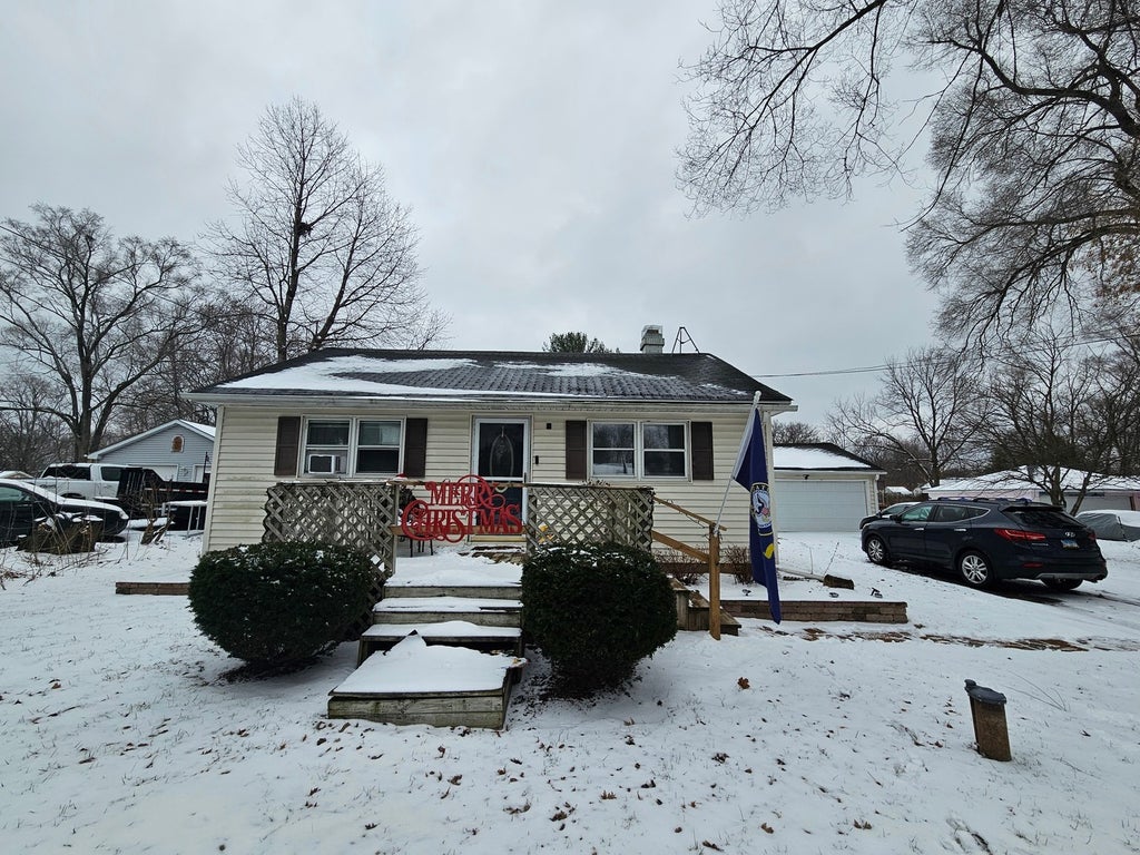 10n827 Hawthorne Street, Elgin