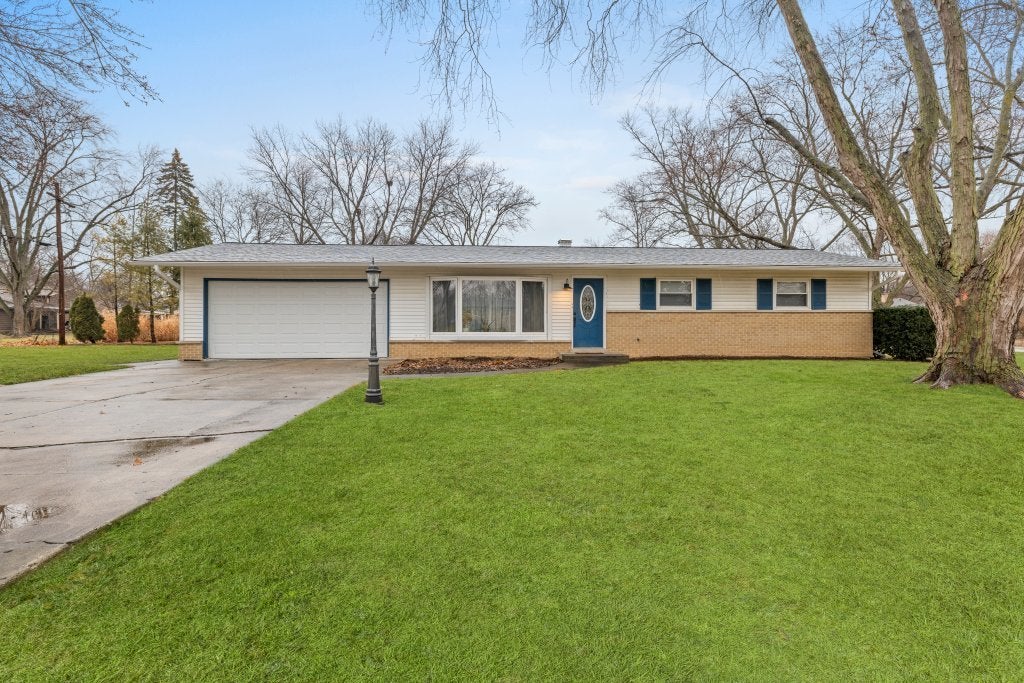 3s481 Osage Drive, Glen Ellyn