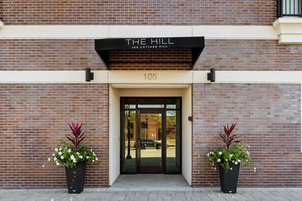 105 South Cottage Hill Avenue 304, Elmhurst