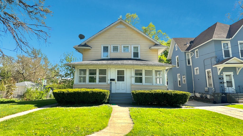 453 Addison Street, Elgin