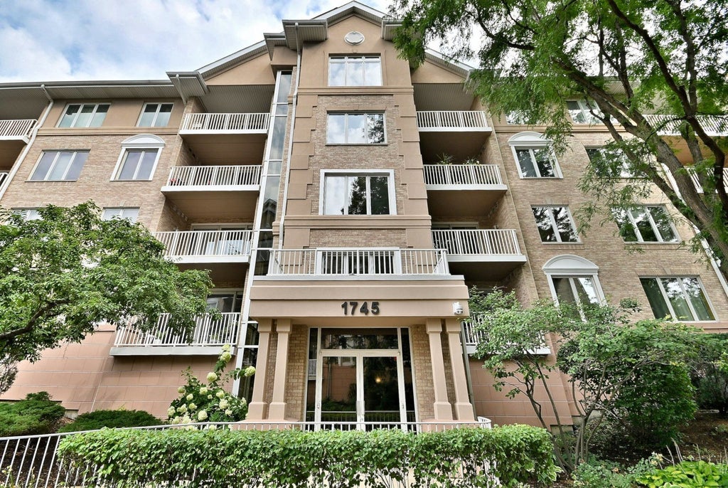 1745 Pavilion Way 502, Park Ridge