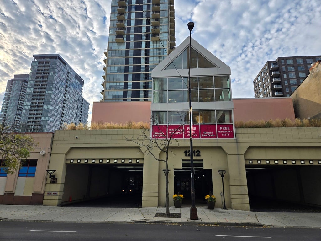 1212 North Lasalle Street 1904, Chicago, 60610