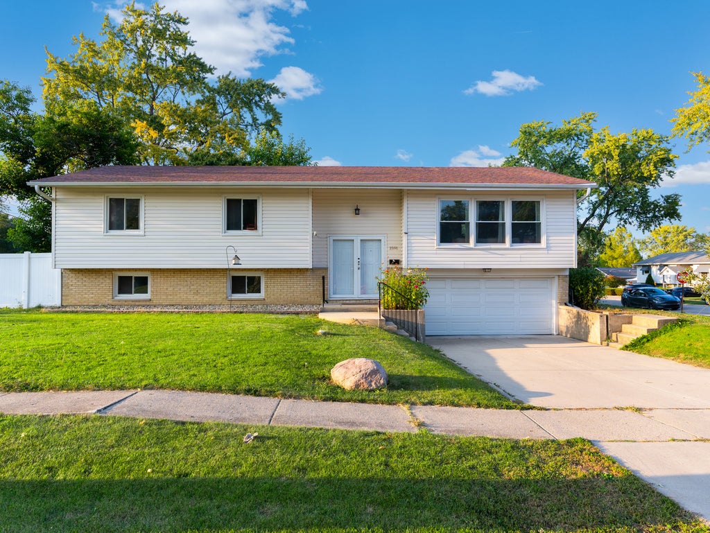 1591 Hillcrest Avenue, Hanover Park