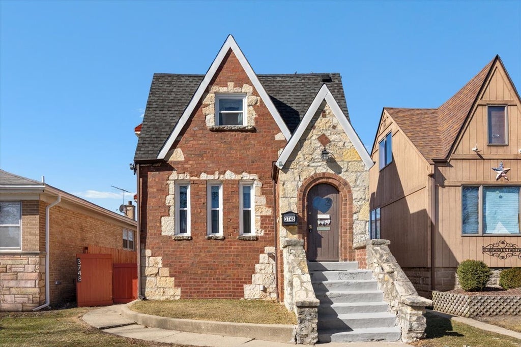 3748 North Odell Avenue, Chicago