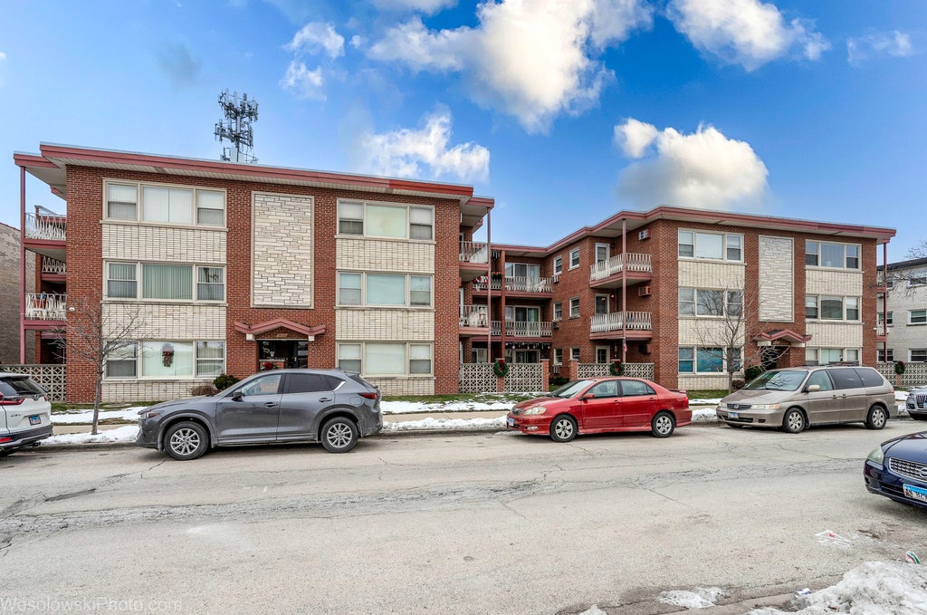 3023 Paris Avenue 205, River Grove