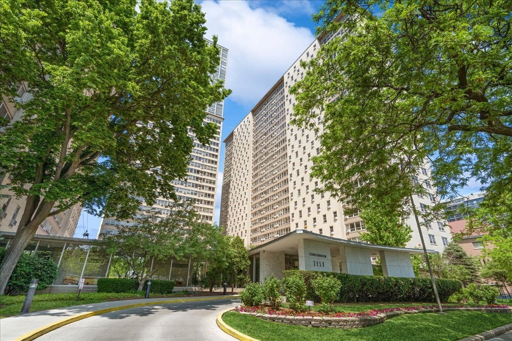 3950 North Lake Shore Drive 1730, Chicago, 60613