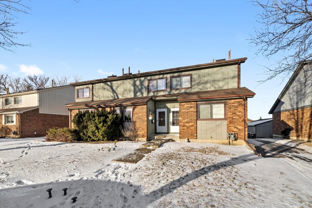 656 Rosner Drive 656, Roselle
