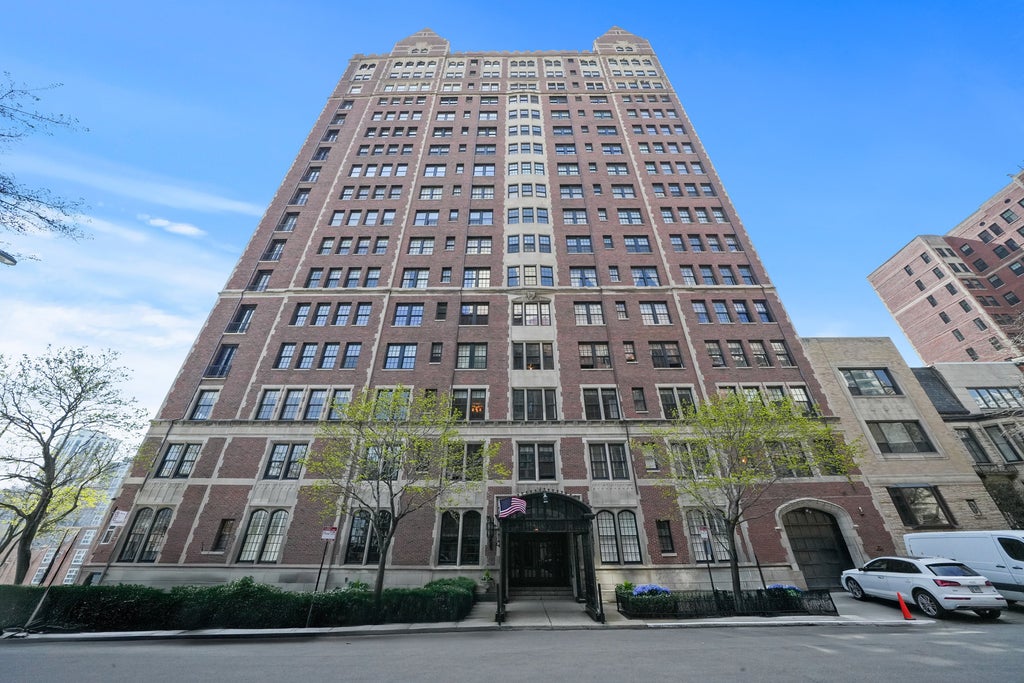 1120 North Lake Shore Drive 18cd, Chicago