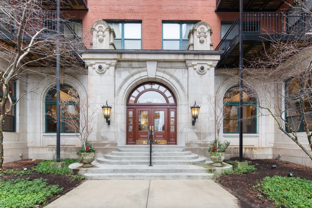 1439 South Michigan Avenue 104, Chicago