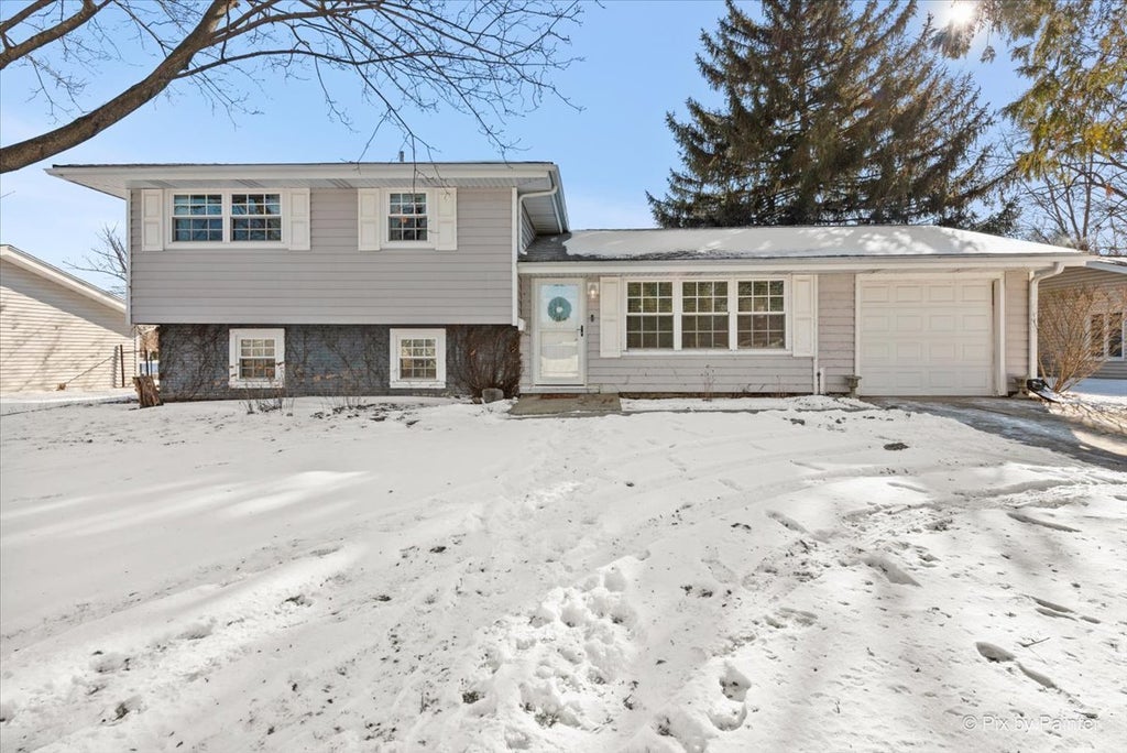 1309 Radcliffe Lane, Schaumburg