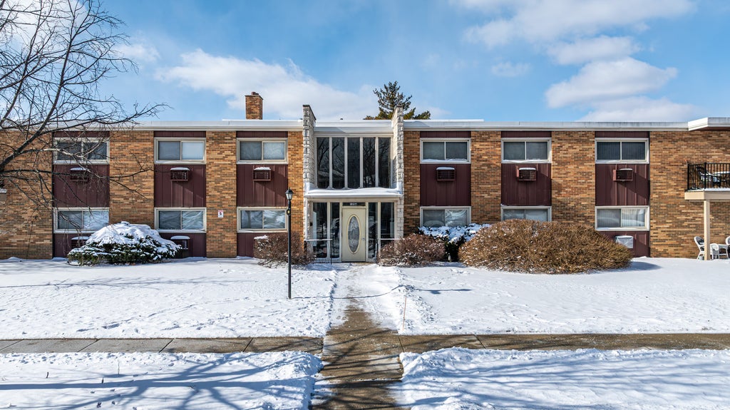 120 Collen Drive 221a, Lombard