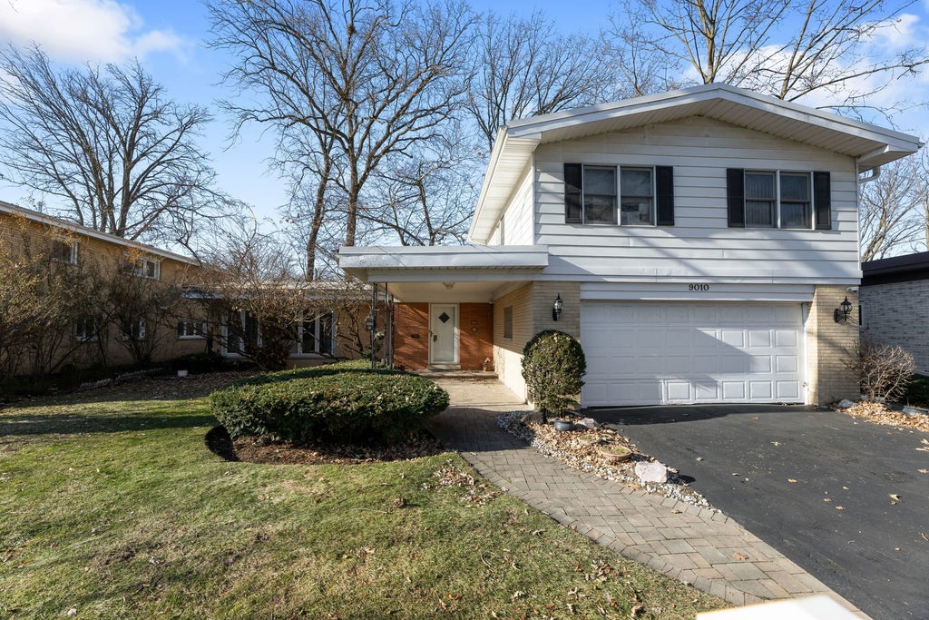 9010 Pottawattami Drive, Skokie, 60076