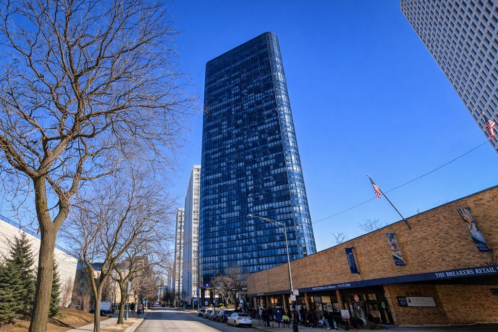 5415 North Sheridan Road 4502, Chicago, 60640