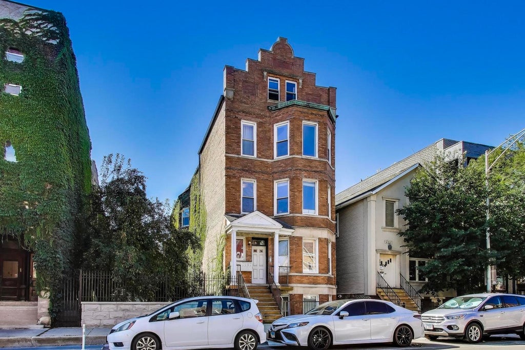 1537 West Augusta Boulevard 3r, Chicago