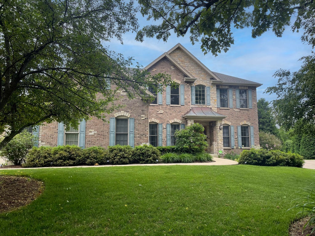 647 Oak Lane, South Elgin