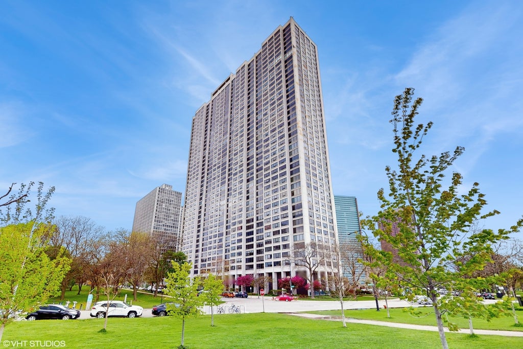 2800 North Lake Shore Drive 502, Chicago, 60657