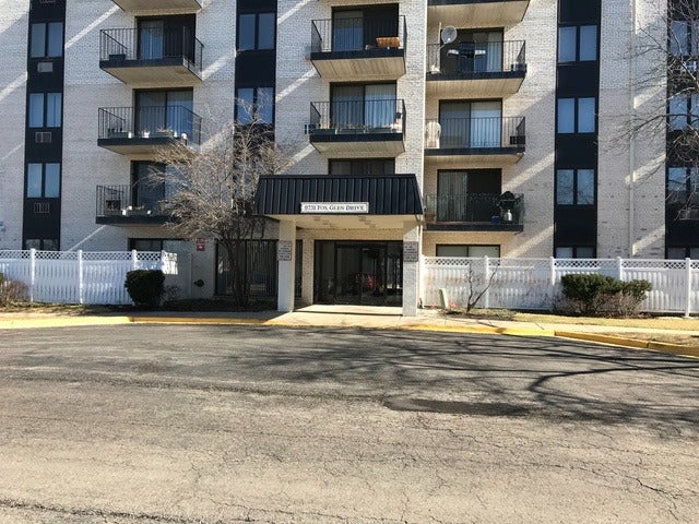 9731 North Fox Glen Drive 5c, Niles