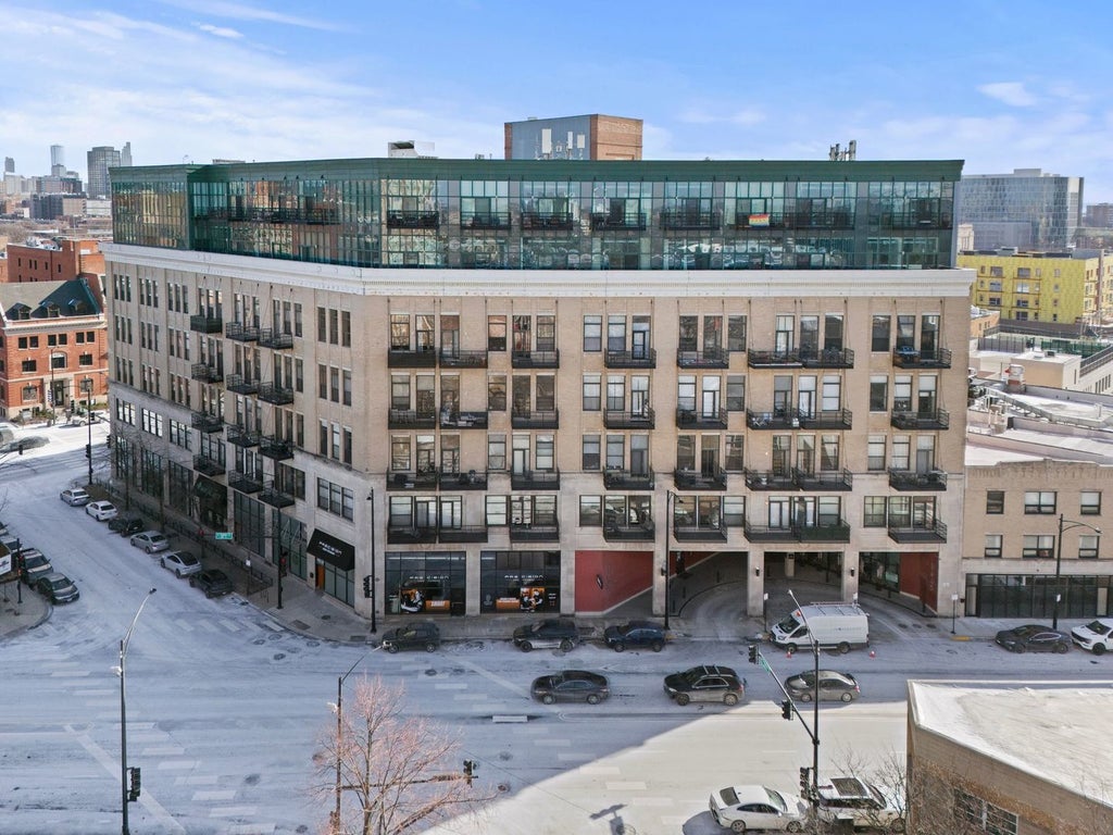 1645 West Ogden Avenue 439, Chicago