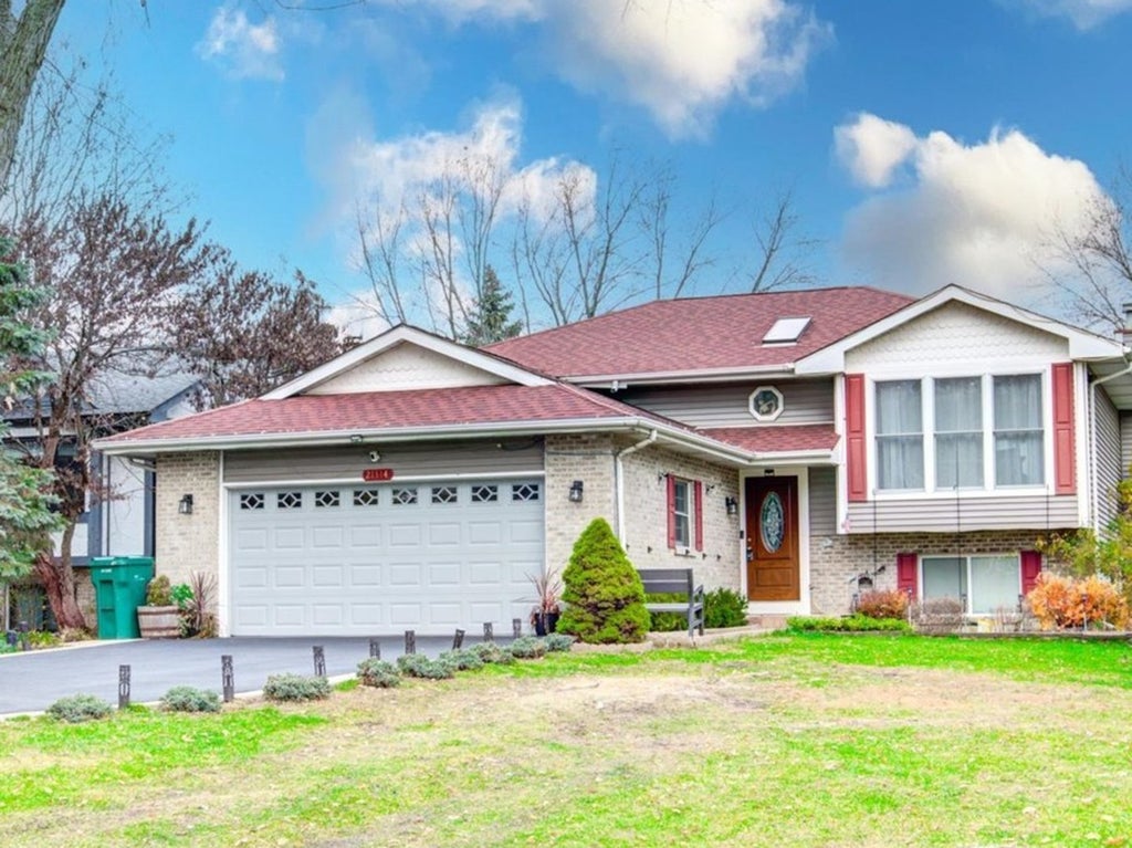 21314 Highland Drive, Lake Zurich