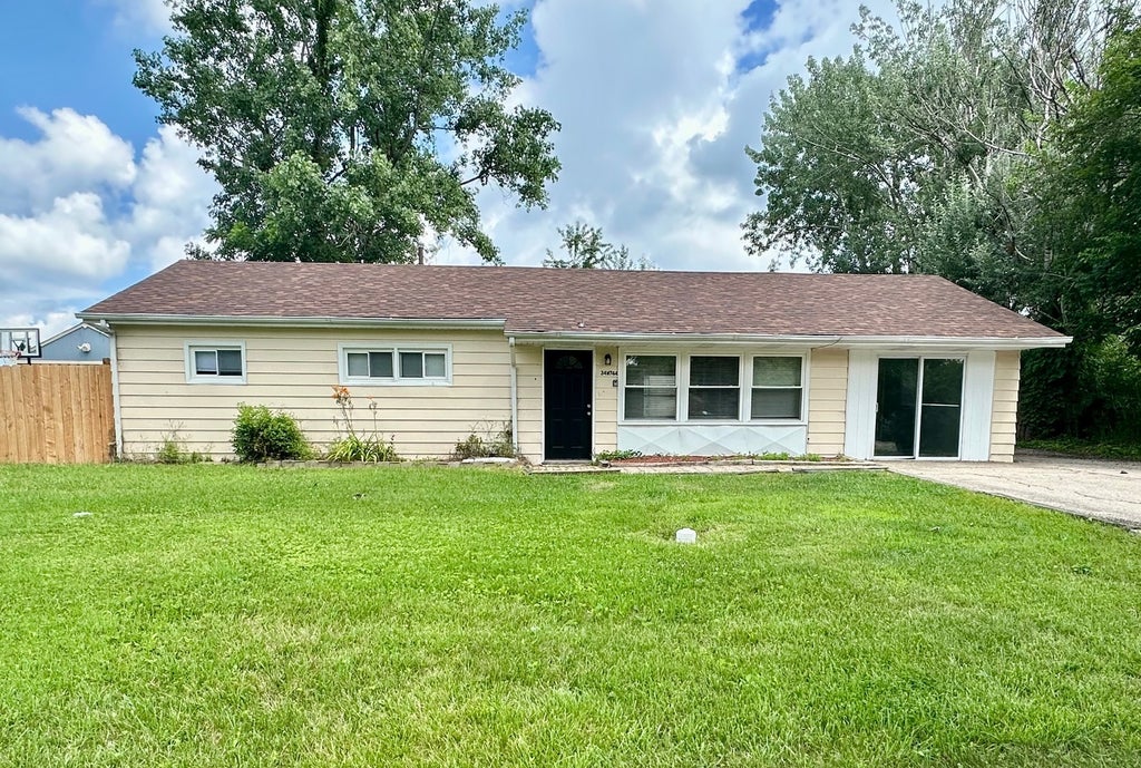 34w744 North James Drive, St. Charles