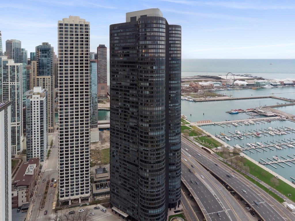 155 North Harbor Drive 3008-09, Chicago, 60601