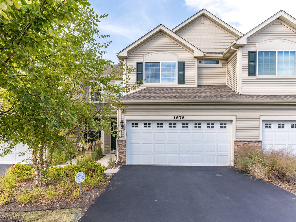 1676 Carlstedt Drive, Batavia