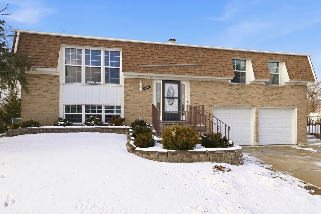 1432 Mitchell Trail, Elk Grove Village