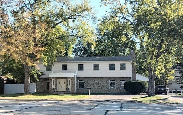 1323 South Roselle Road, Schaumburg