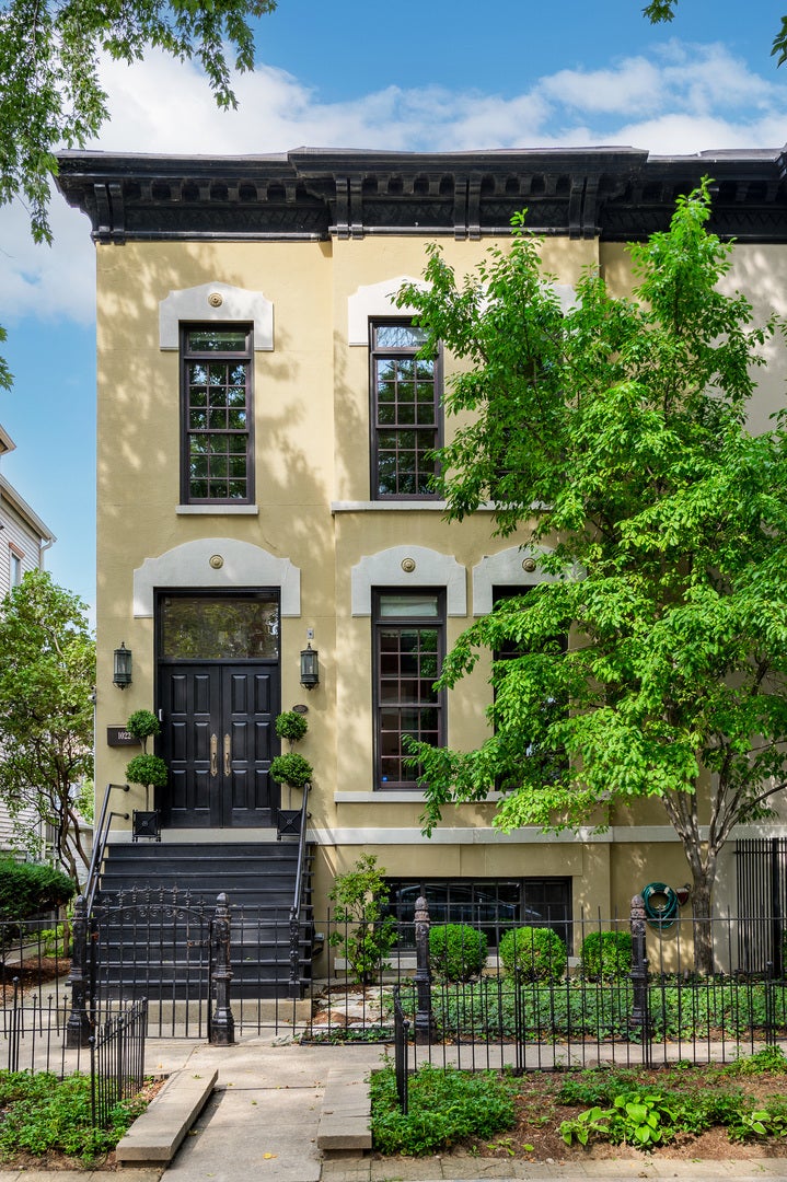 1022 West Montana Street, Chicago