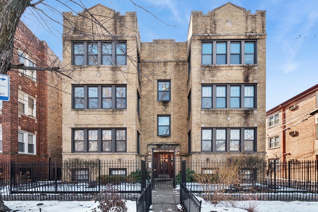 1949 West Birchwood Avenue 2, Chicago, 60626