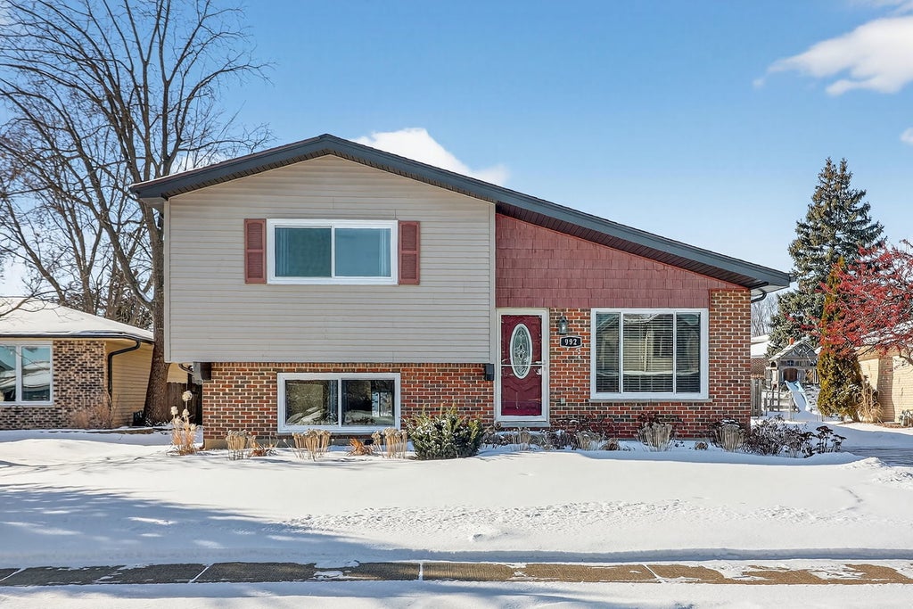 992 Navajo Street, Carol Stream