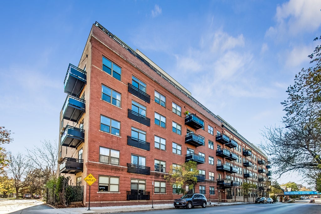 1735 West Diversey Parkway 118, Chicago, 60614