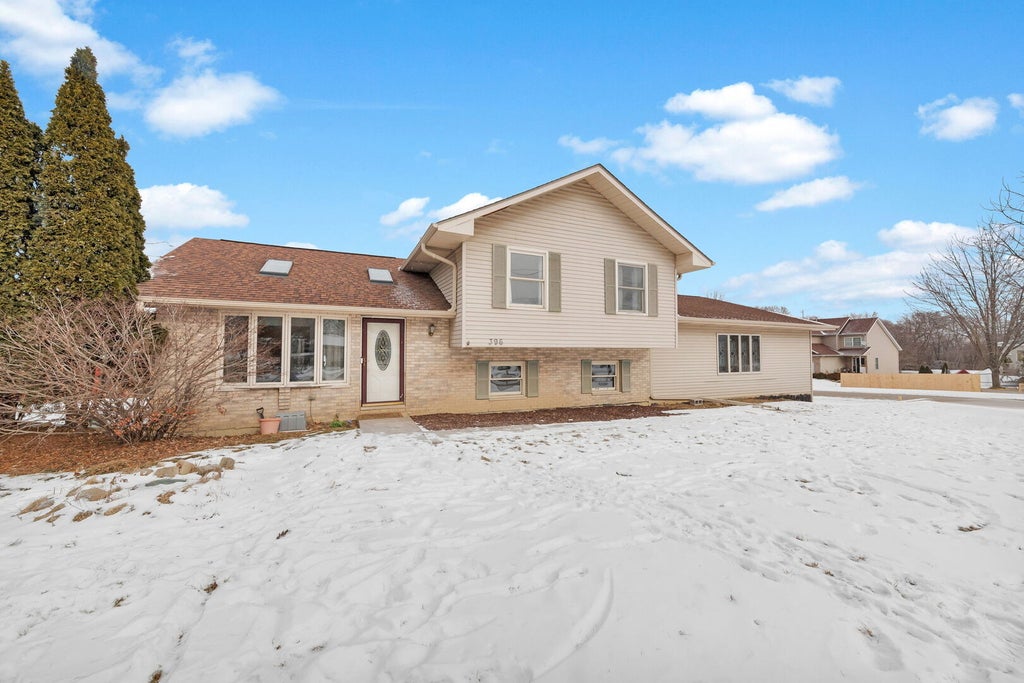 396 Ridgeland Avenue, West Chicago