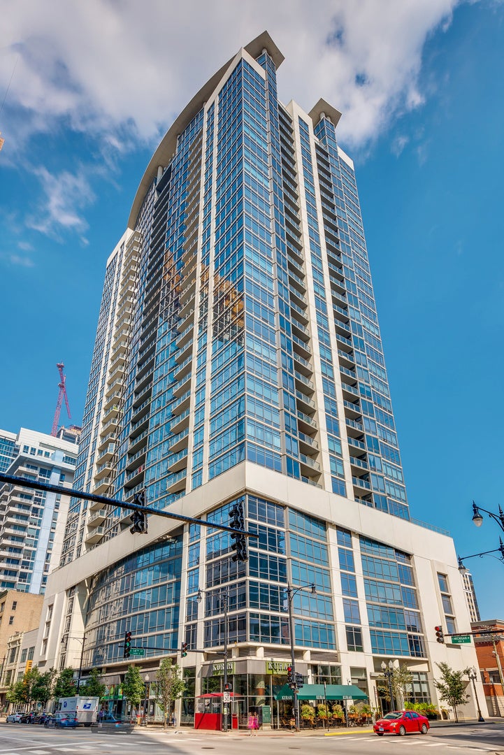 100 East 14th Street 2205, Chicago, 60605
