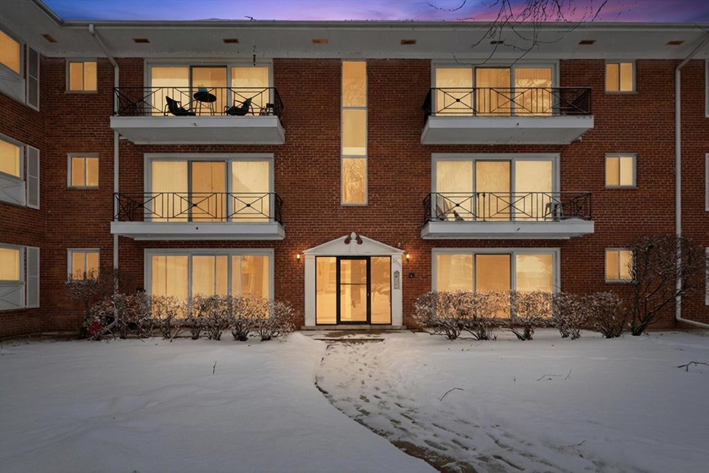 10115 Old Orchard Court 103, Skokie