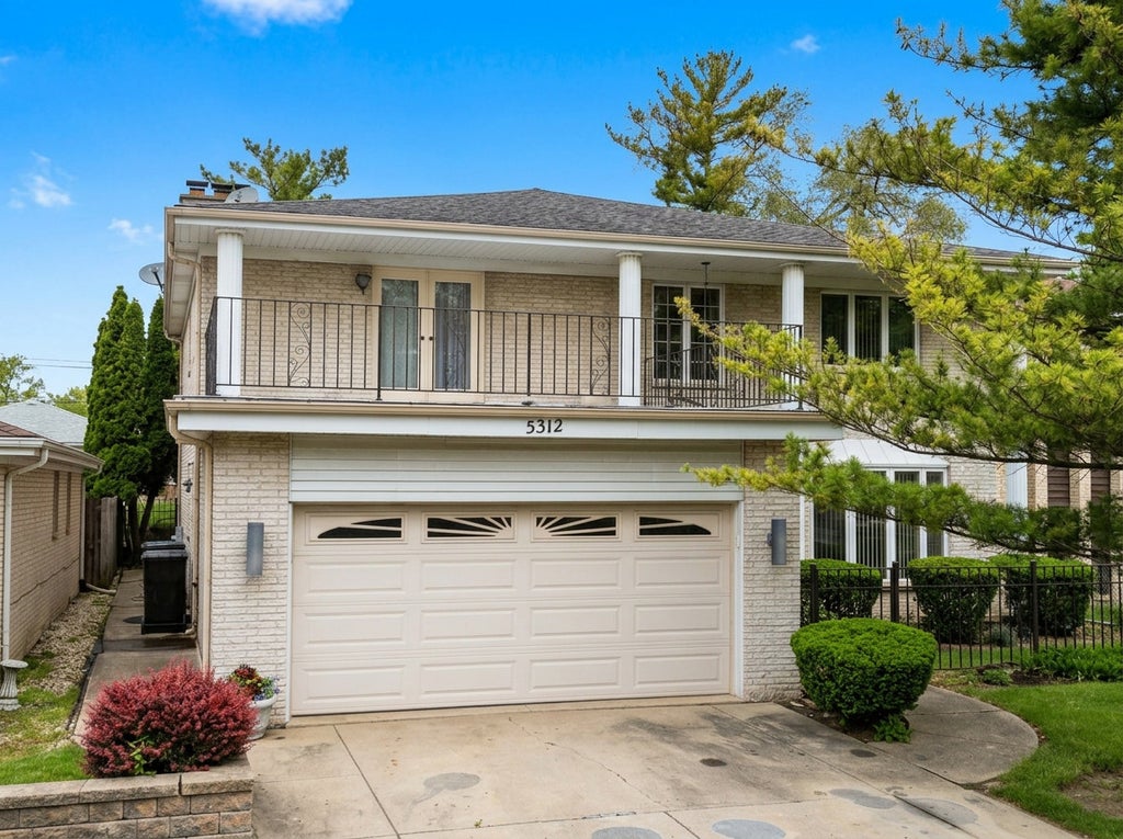5312 Pratt Avenue, Skokie, 60077