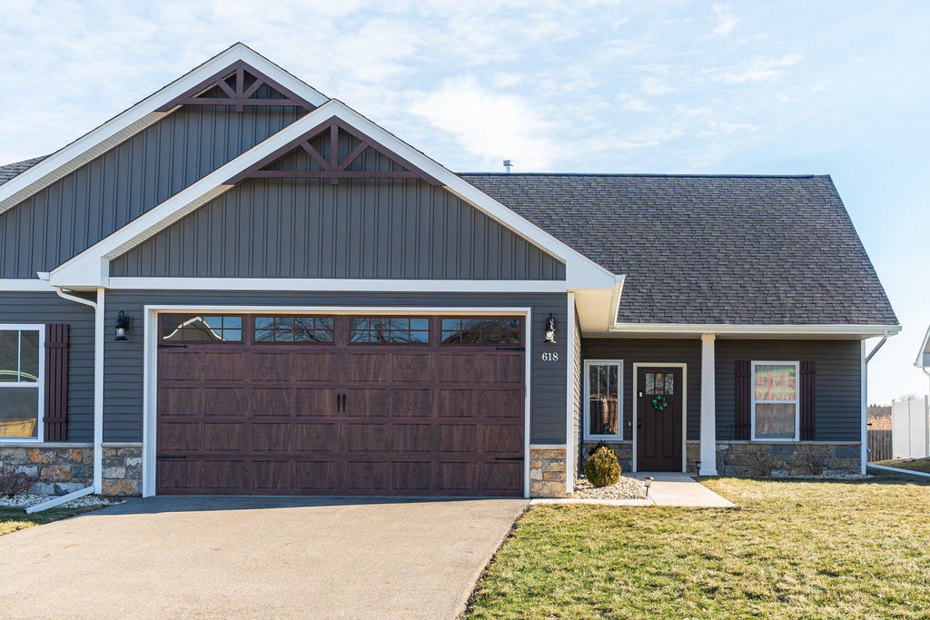 618 Anjali Court 618, Sycamore