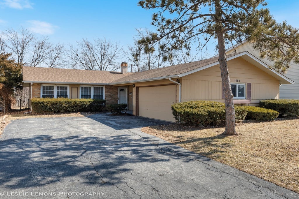 1053 South Finley Road, Lombard