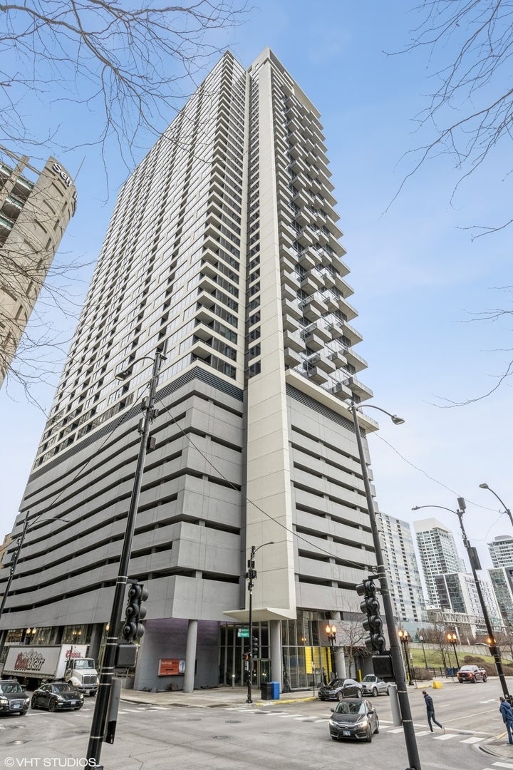235 West Van Buren Street 3419, Chicago, 60607