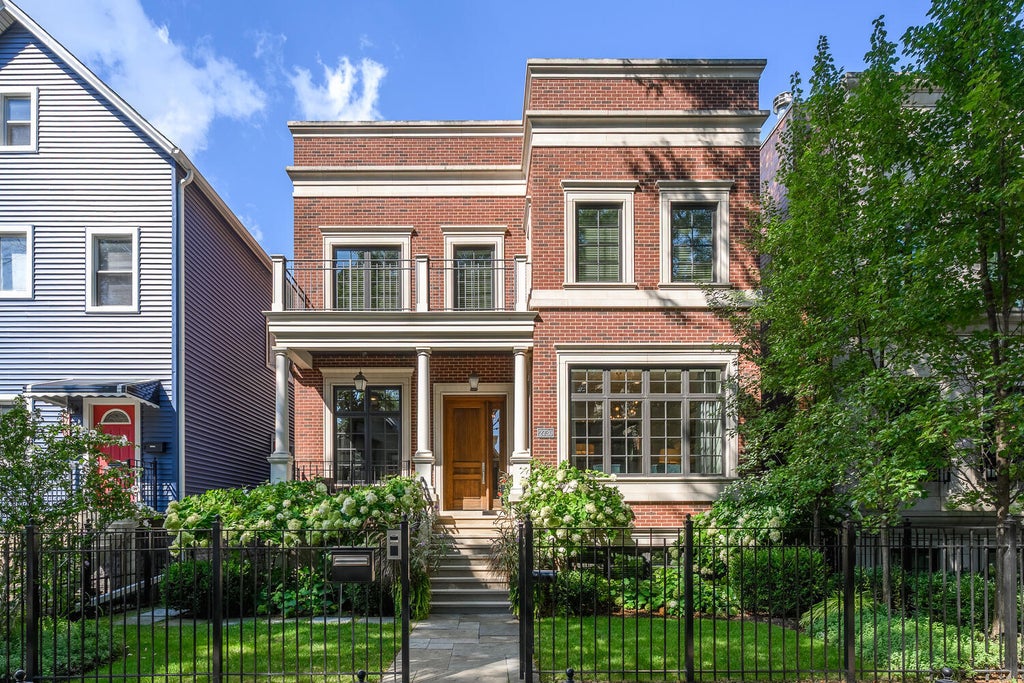 2730 North Magnolia Avenue, Chicago