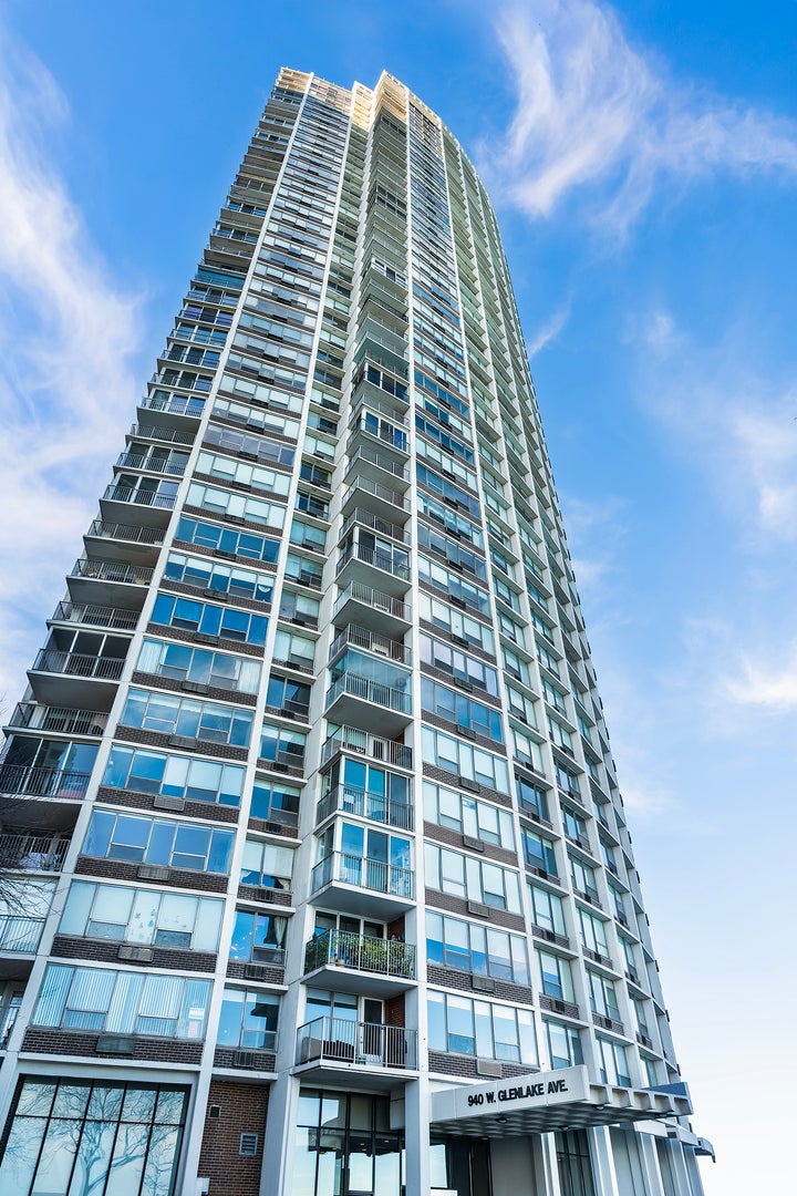 940 West Glenlake Avenue 42b, Chicago, 60660
