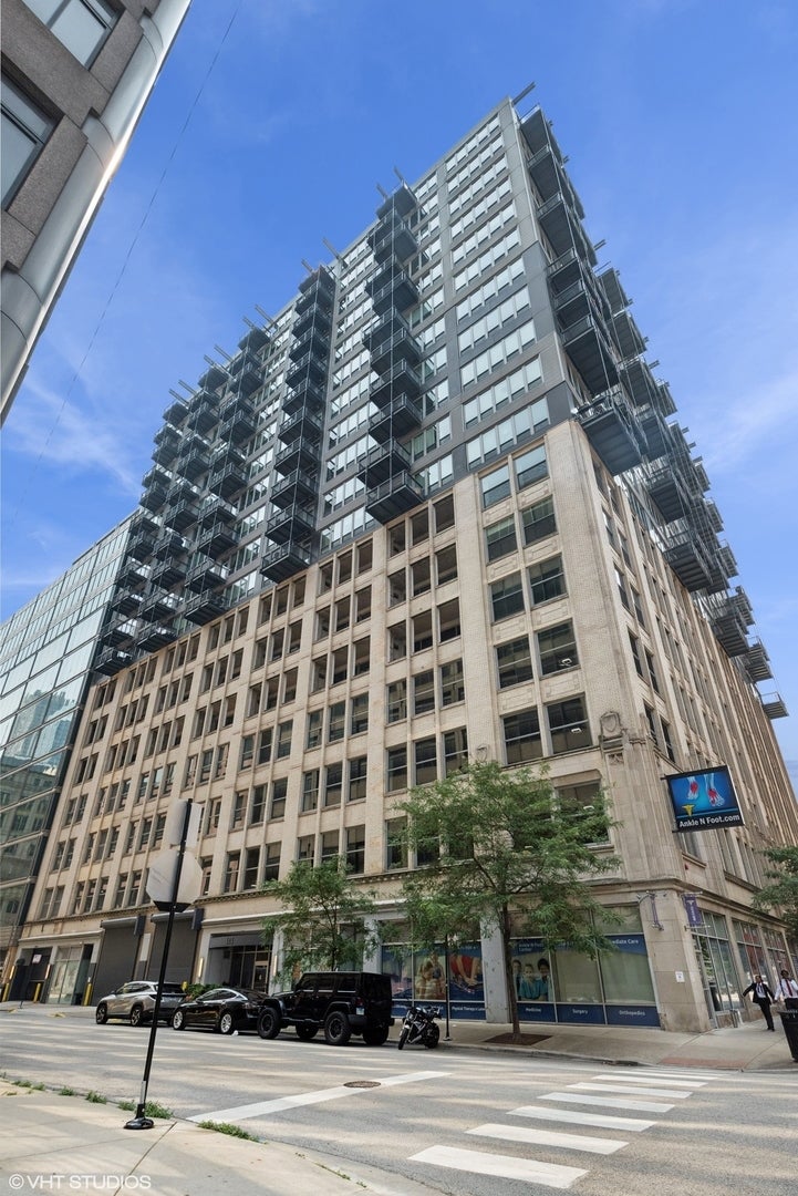 565 West Quincy Street 609, Chicago, 60661