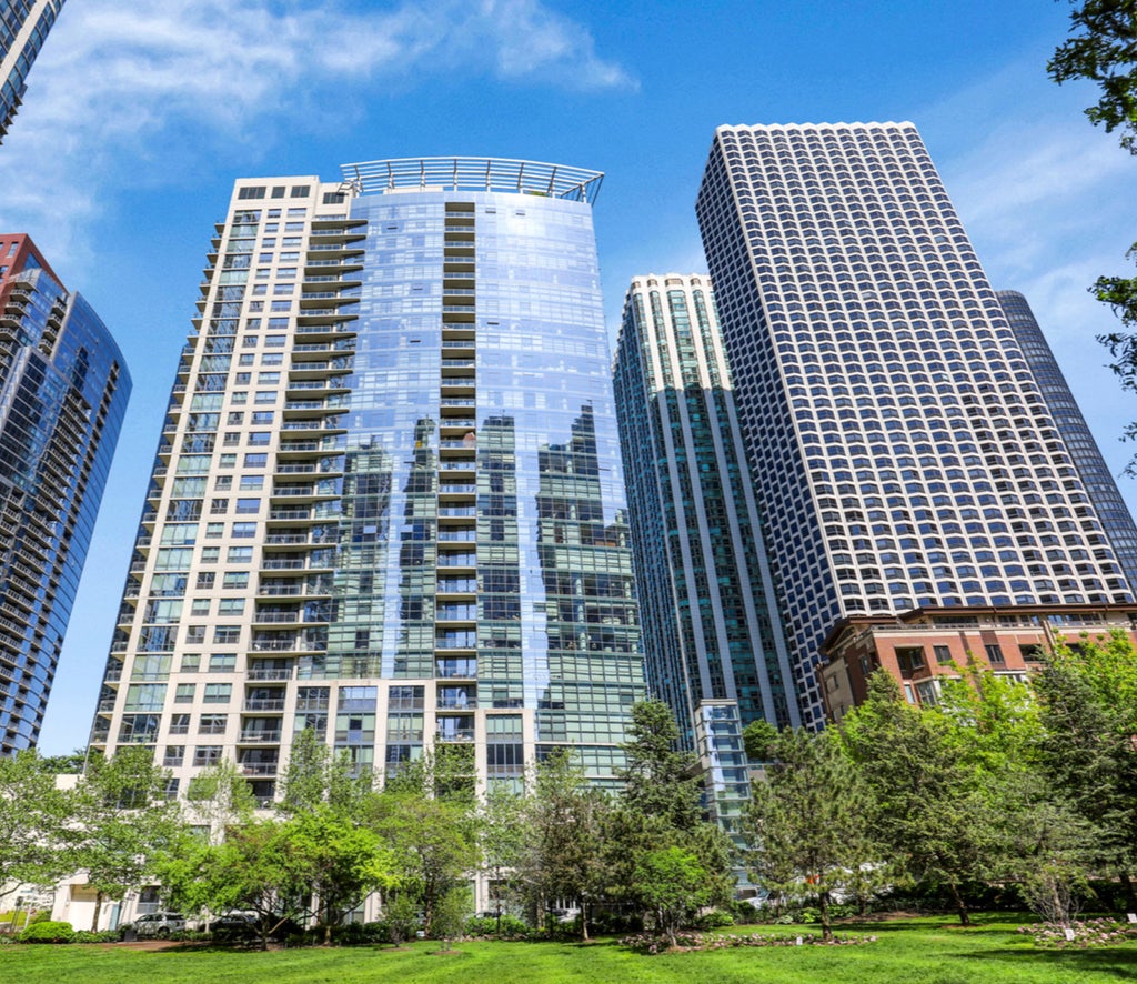 201 North Westshore Drive 1002, Chicago, 60601